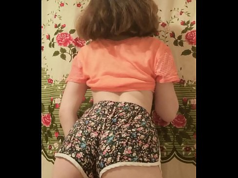 ❤️ Una ghjovana sexy si spoglia i pantaloncini davanti à a camera ❤ Video anale à noi % co.newsexpress.xyz% ❌️